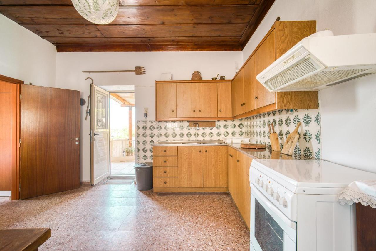 Serenity View - Traditional Village Apartment Kouses Buitenkant foto