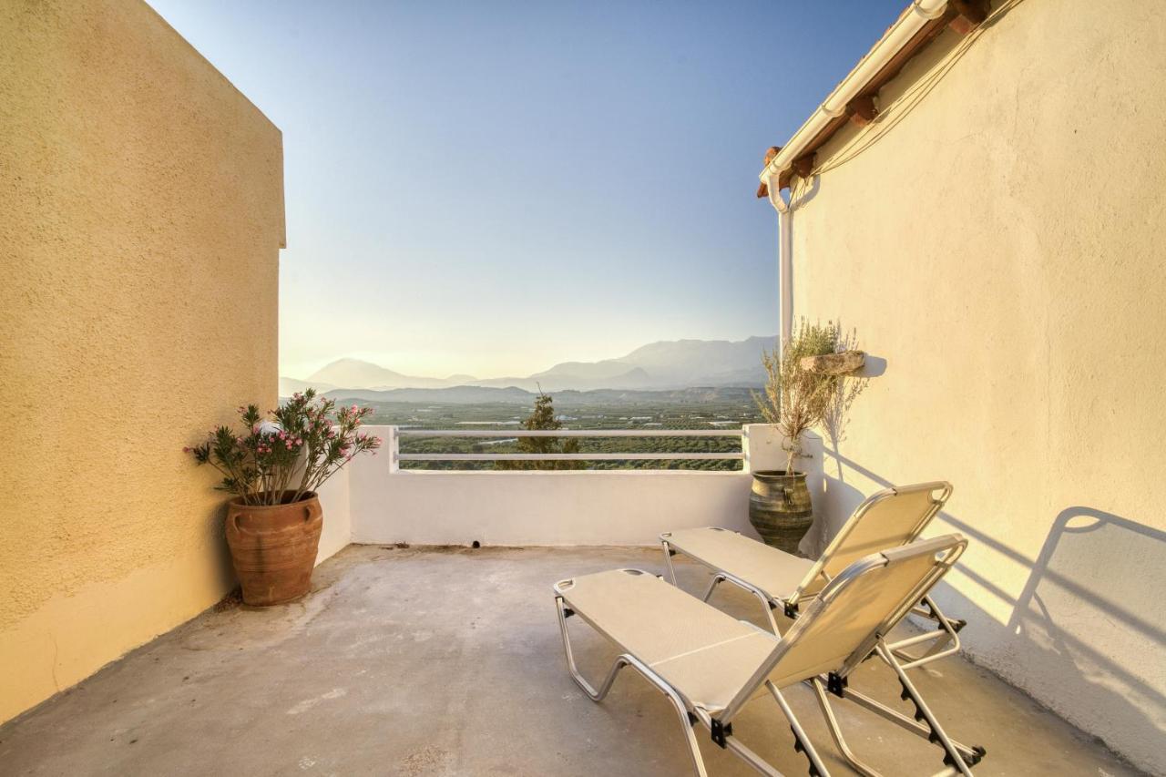Serenity View - Traditional Village Apartment Kouses Buitenkant foto