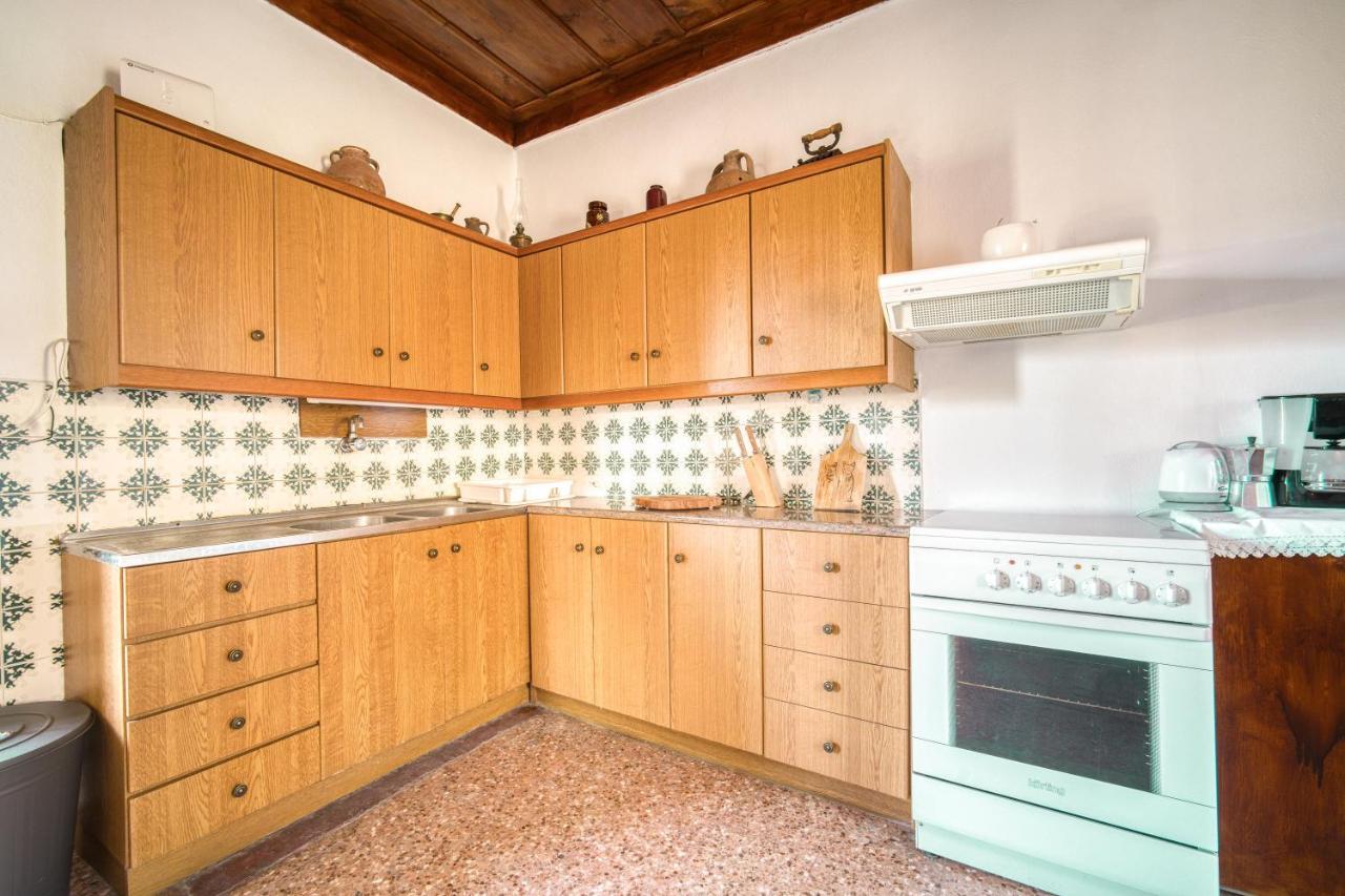 Serenity View - Traditional Village Apartment Kouses Buitenkant foto