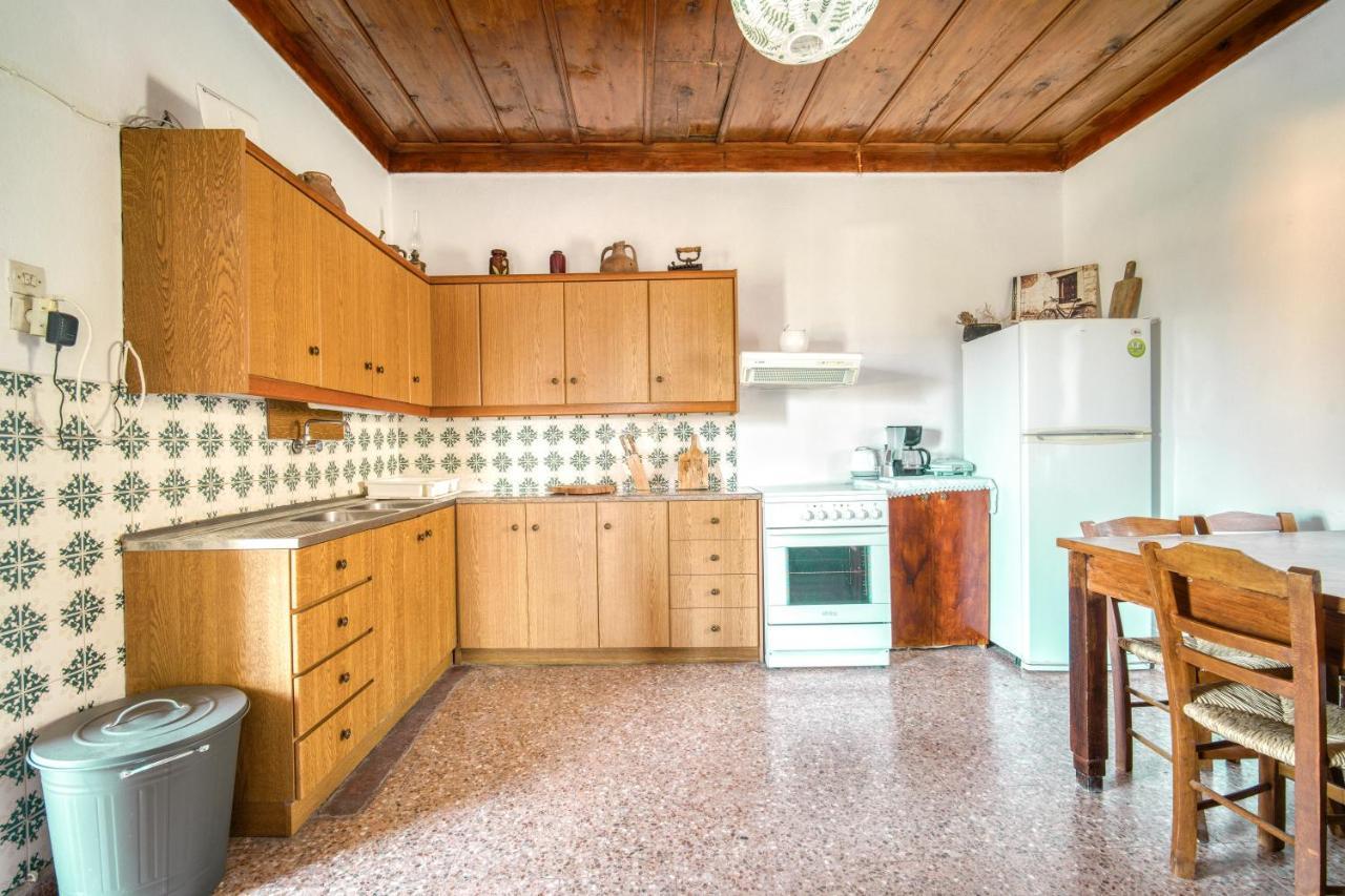 Serenity View - Traditional Village Apartment Kouses Buitenkant foto
