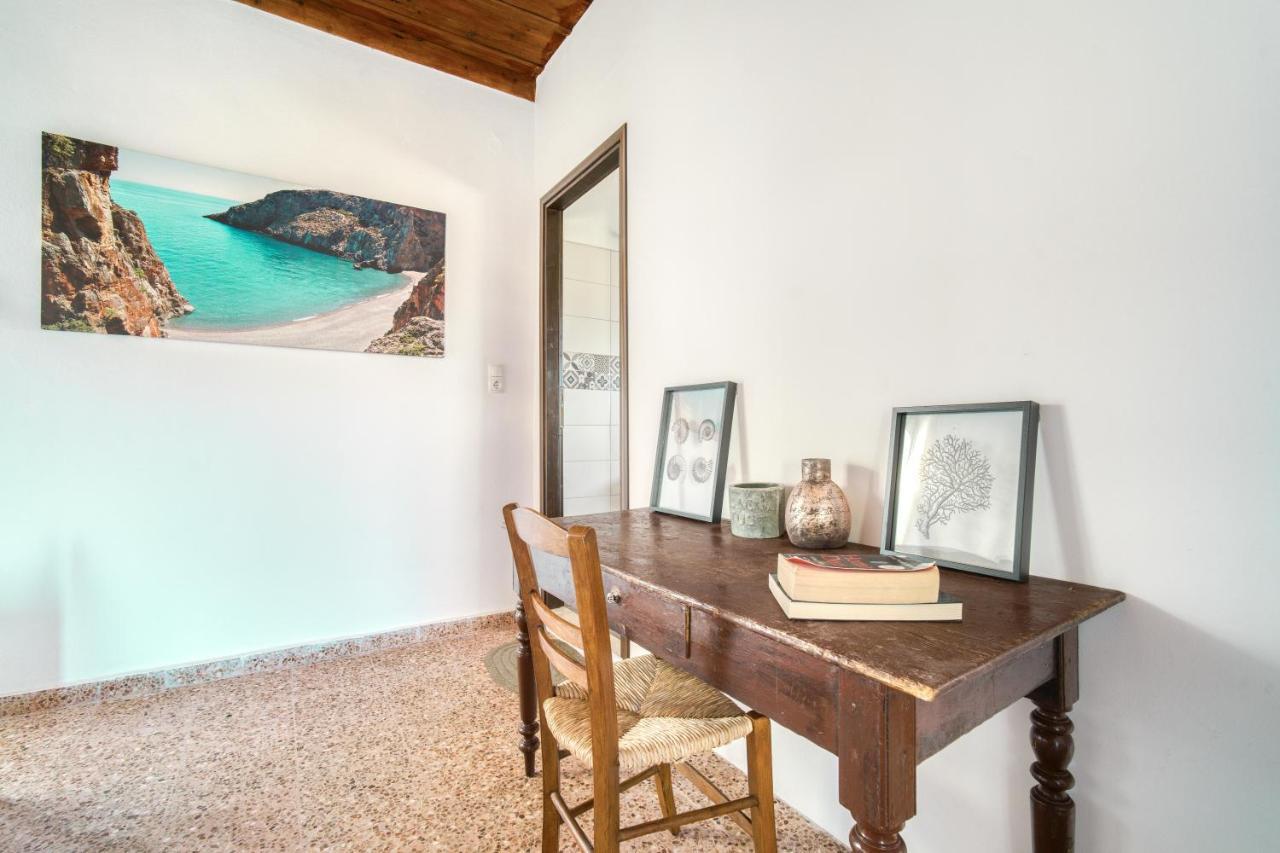 Serenity View - Traditional Village Apartment Kouses Buitenkant foto
