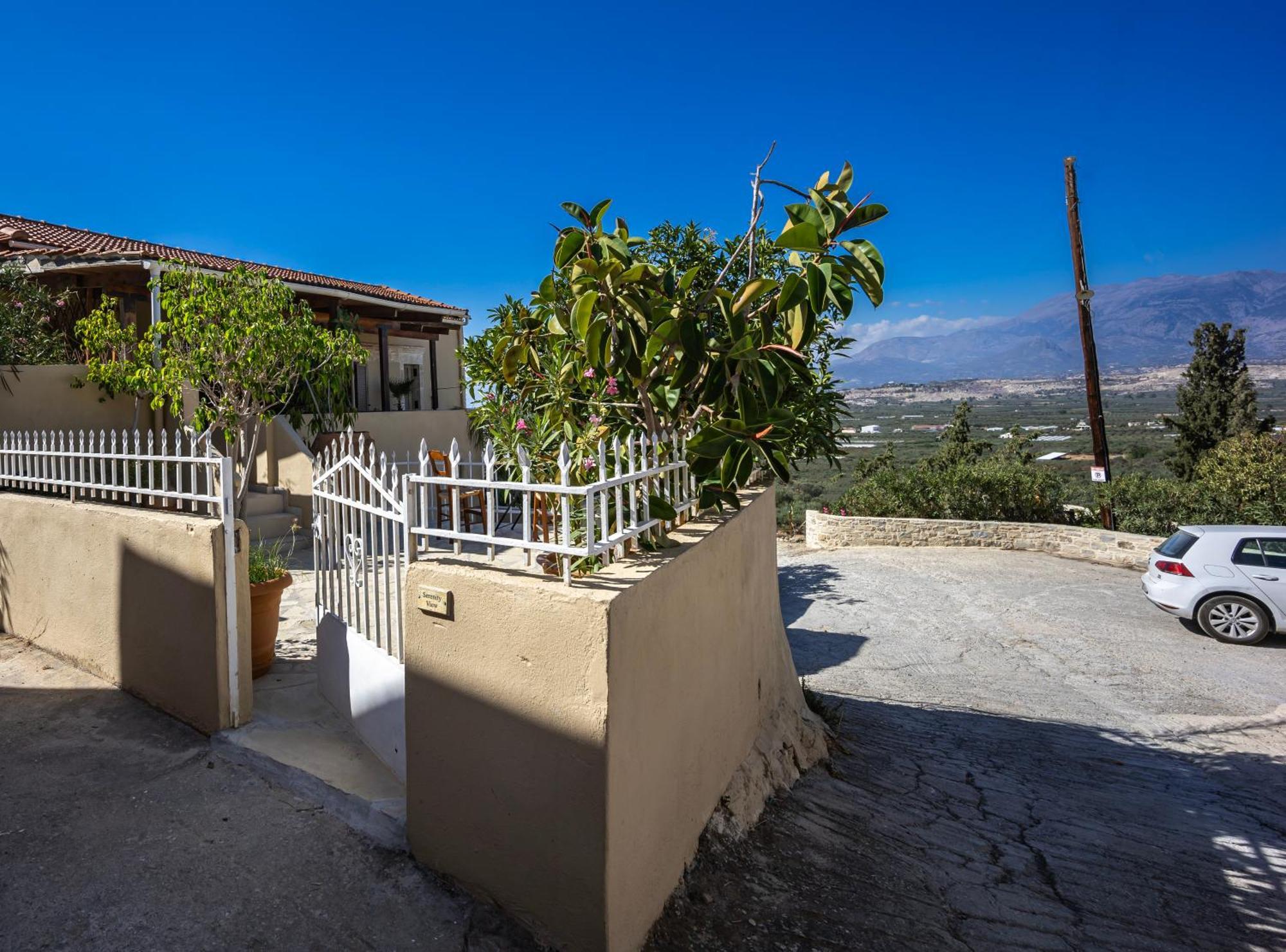 Serenity View - Traditional Village Apartment Kouses Buitenkant foto