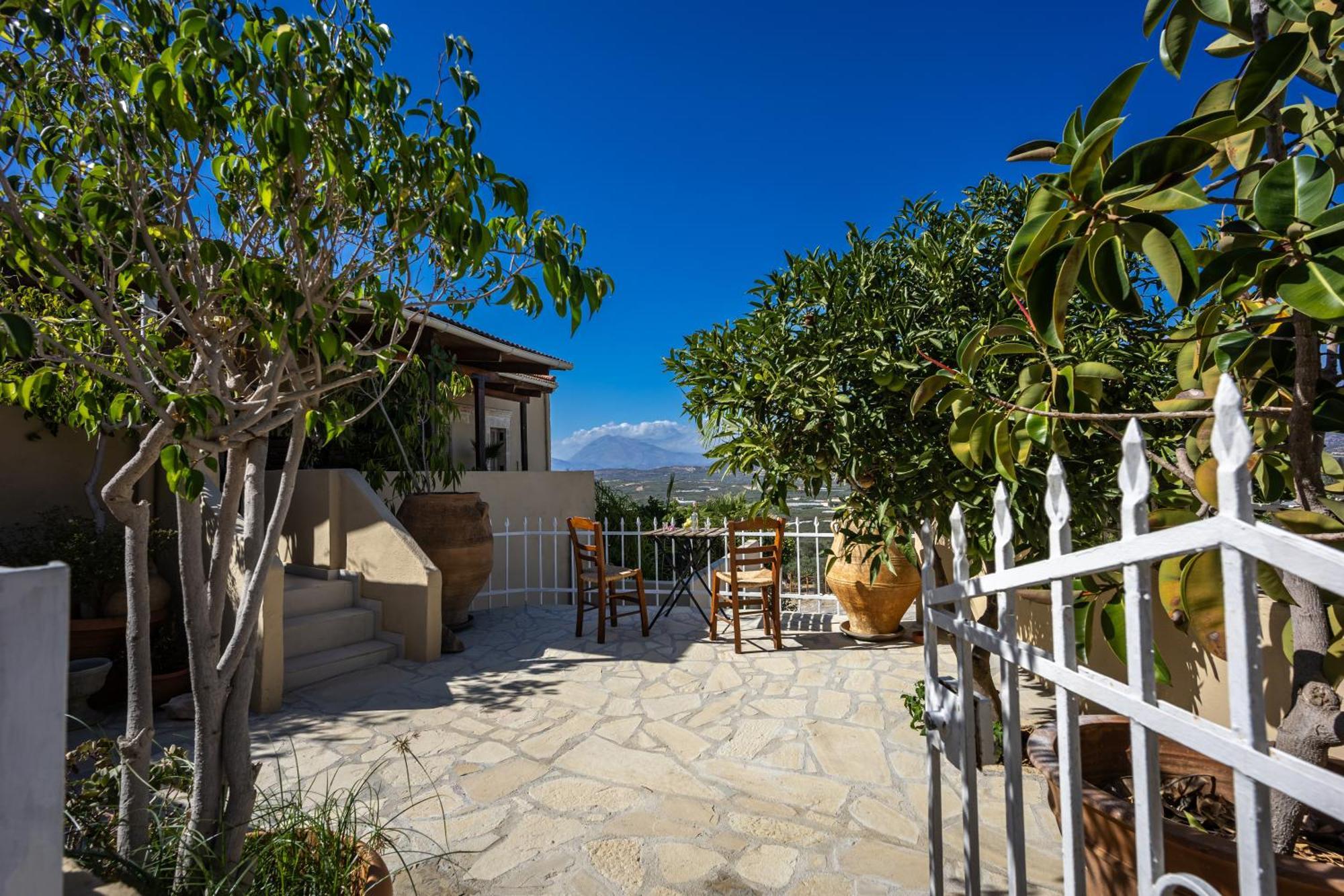 Serenity View - Traditional Village Apartment Kouses Buitenkant foto