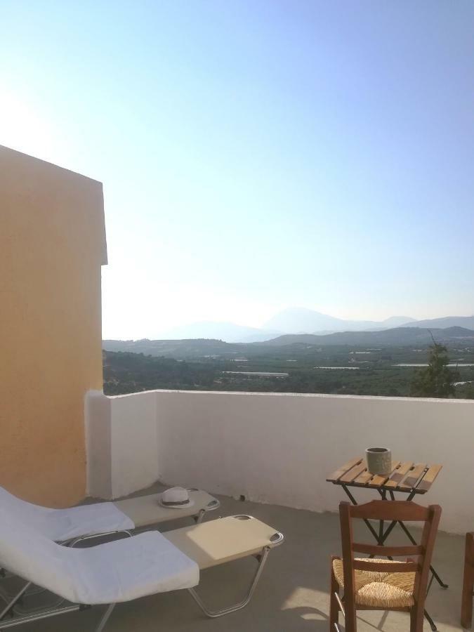 Serenity View - Traditional Village Apartment Kouses Buitenkant foto